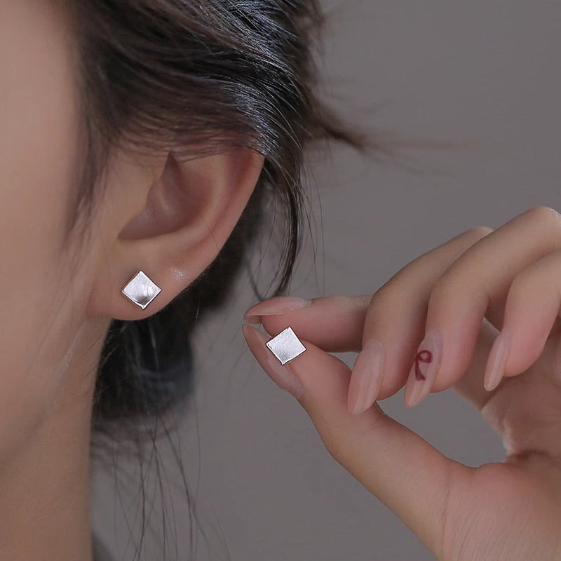 Charming Piece for Any Occasion