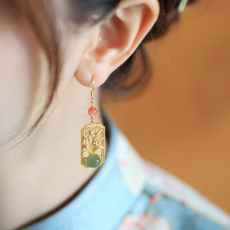 Beautiful Gold Earring with Unique Style