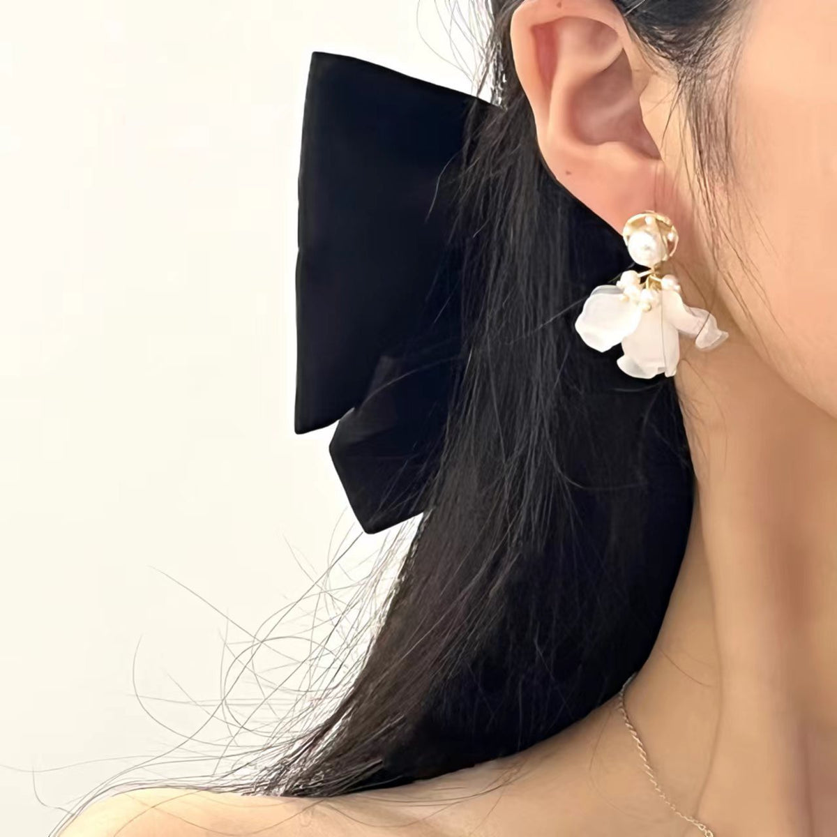 Charming Pearl Earring for Any Occasion