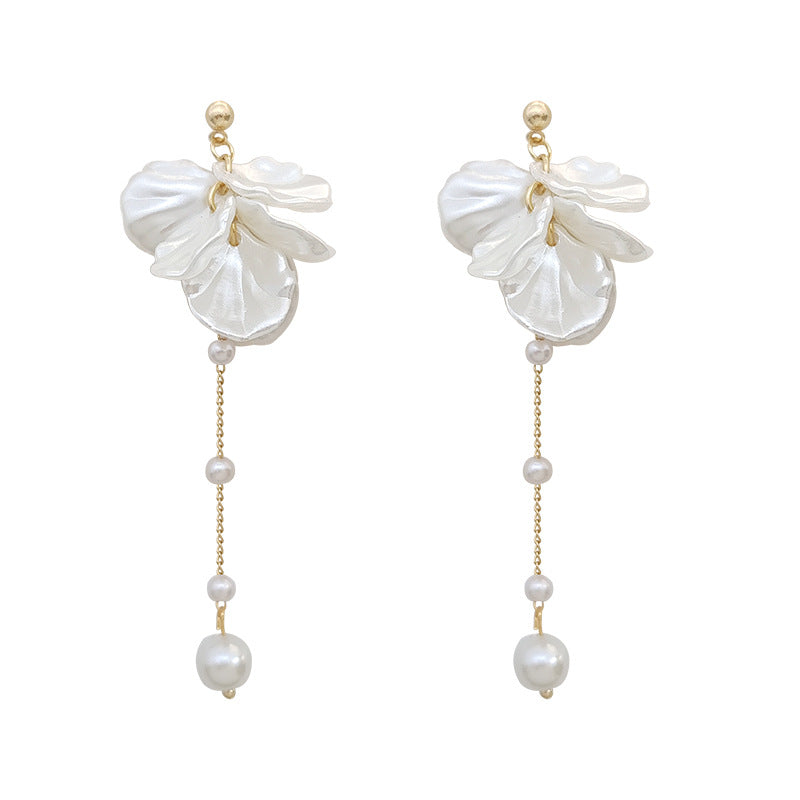 Charming Pearl Earring for Any Occasion