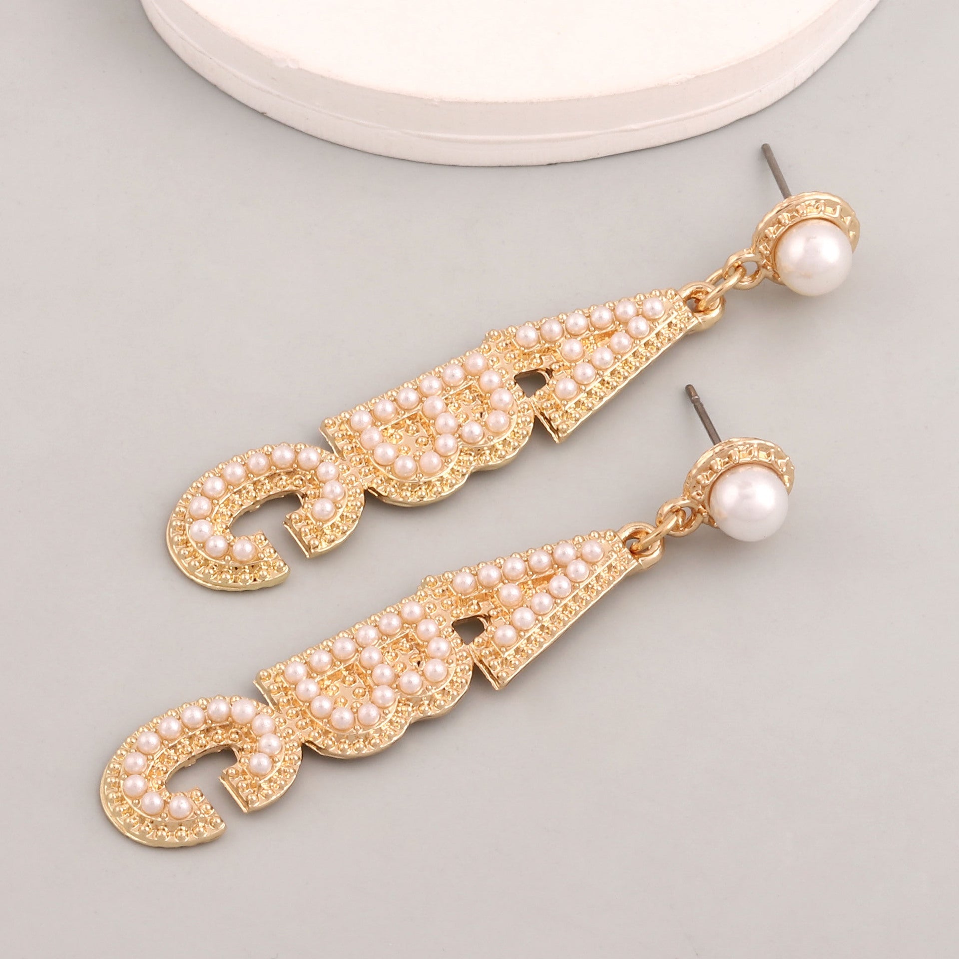 Charming Earring for Any Occasion