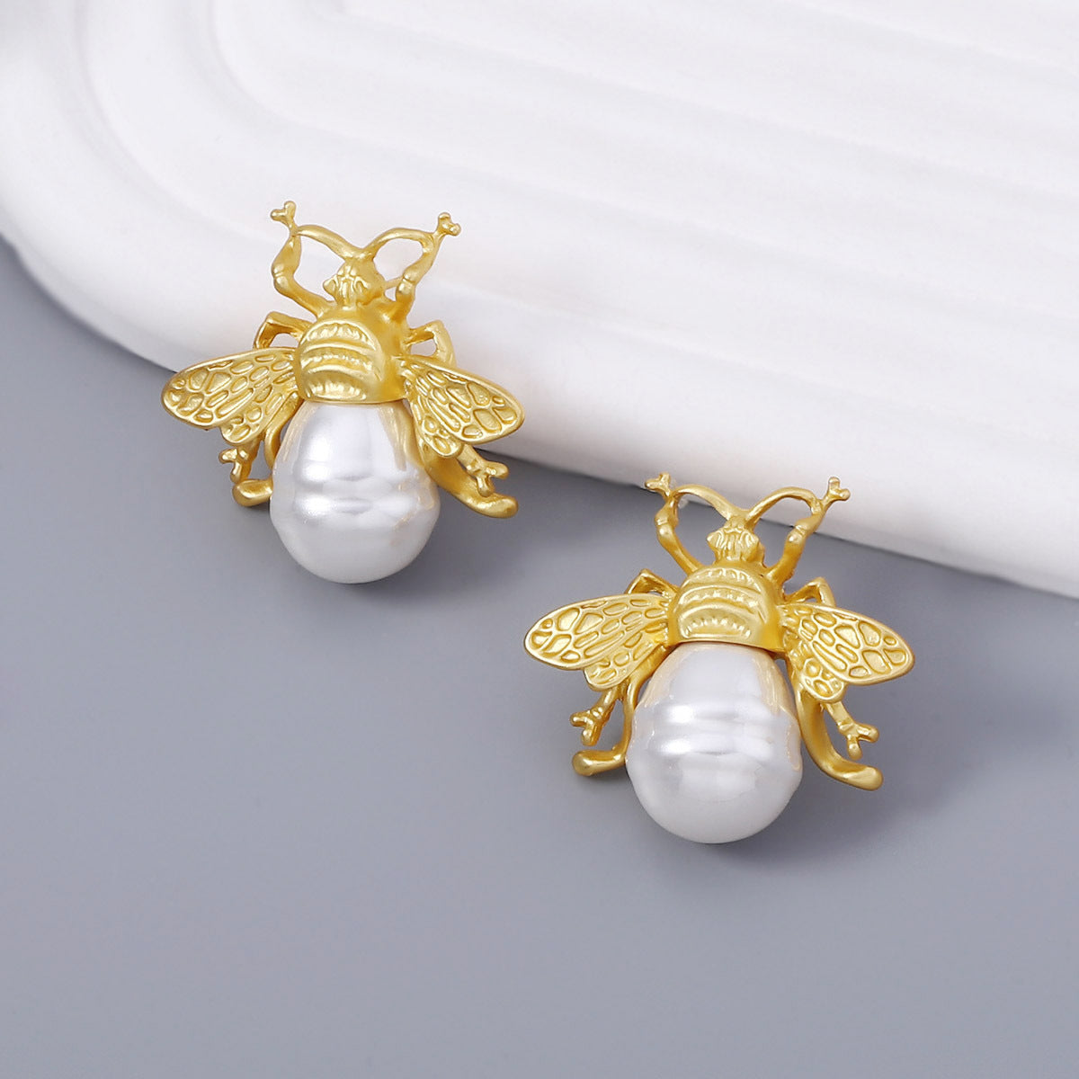 Beautiful Pearl Earring with Unique Style