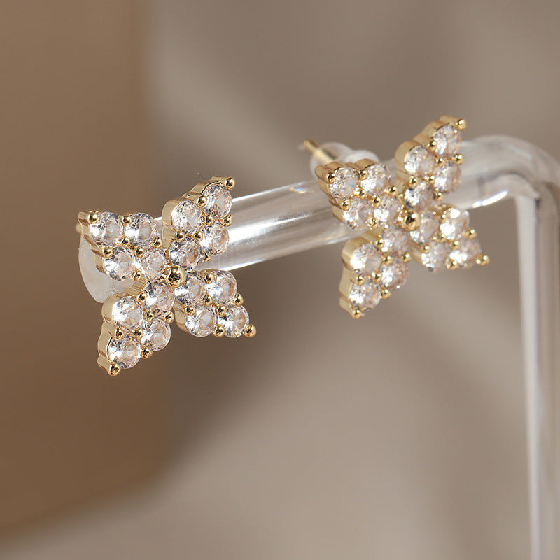 Charming Earring for Any Occasion