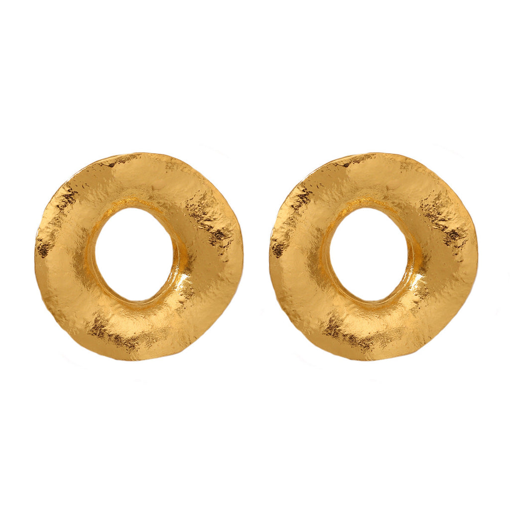 Classic Earring with Timeless Appeal