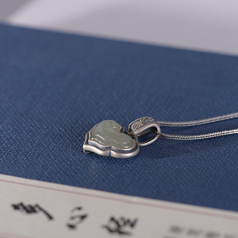 Beautiful Silver Necklace with Unique Style