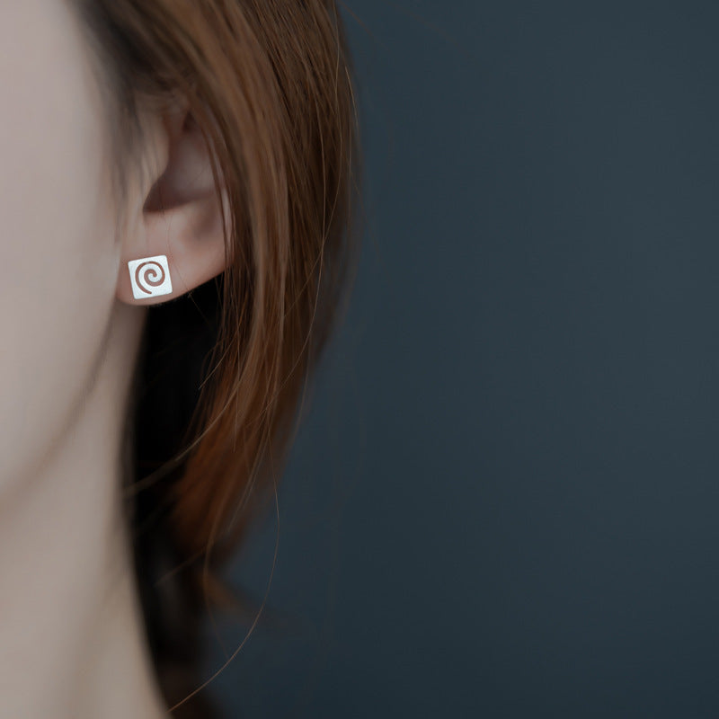 Charming Earring for Any Occasion