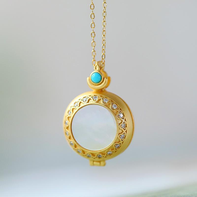 Romantic Silver Necklace for Special Moments