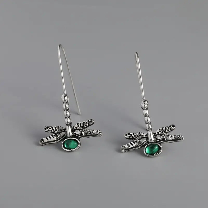 Charming Silver Earring for Any Occasion