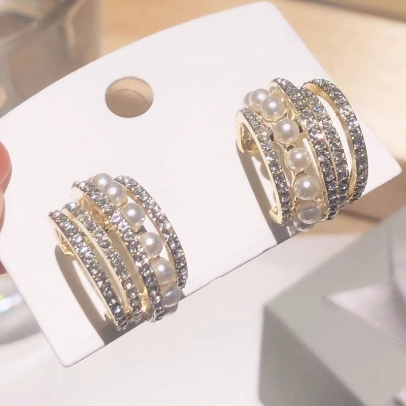 Charming Earring for Any Occasion