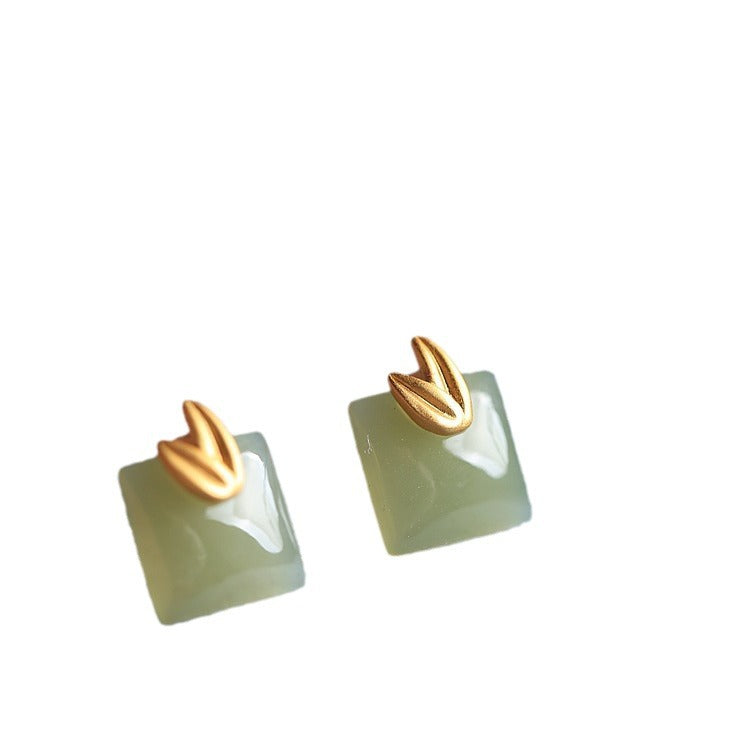 Romantic Gold Earring for Special Moments