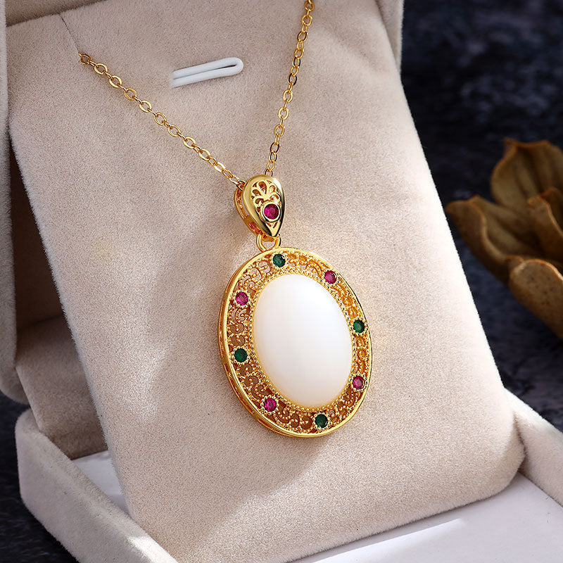 Romantic Gold Necklace for Special Moments