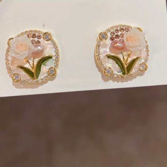 Beautiful Earring with Unique Style
