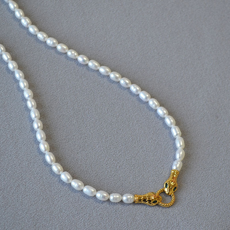 Beautiful Gold Necklace with Unique Style