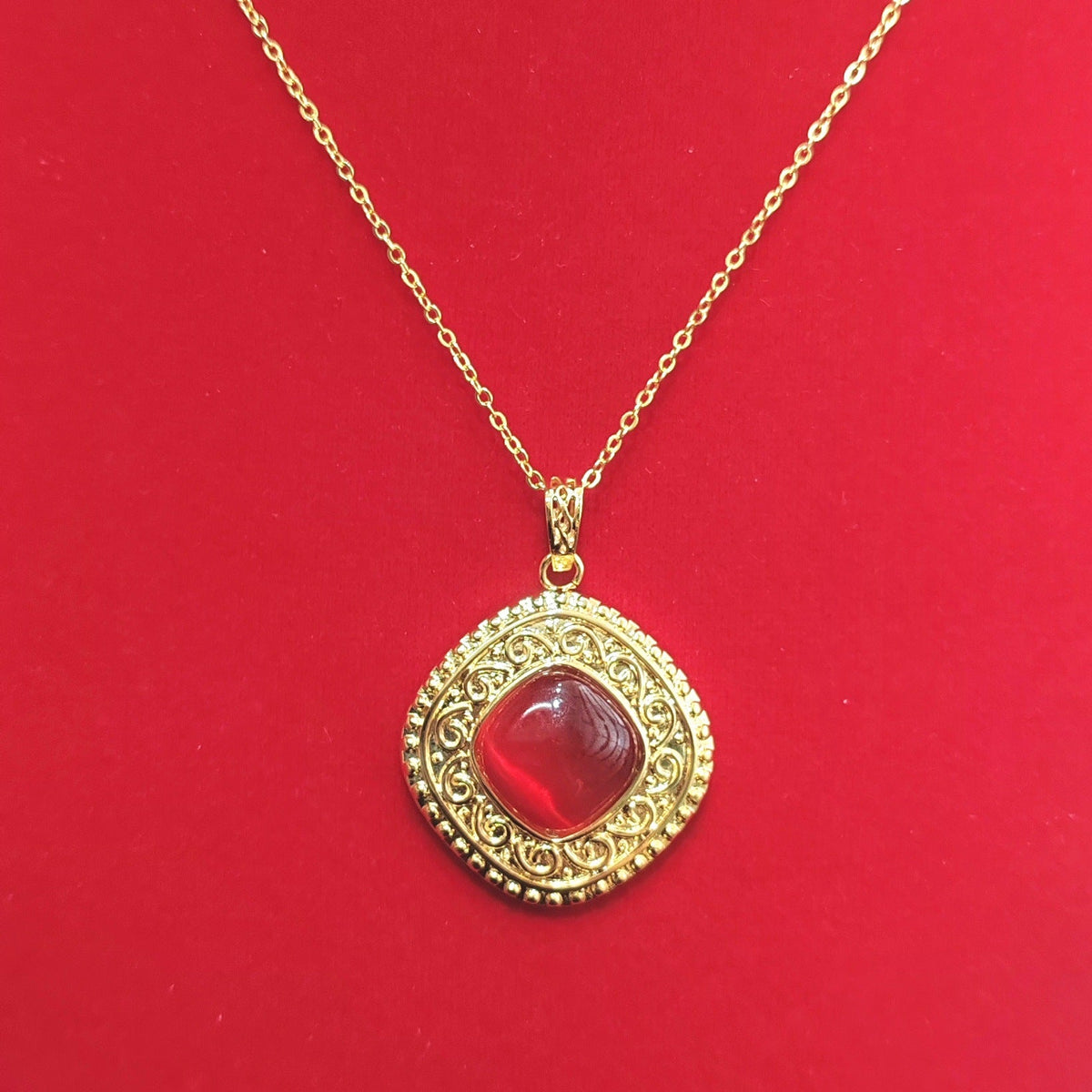 Stunning Necklace for Daily Wear