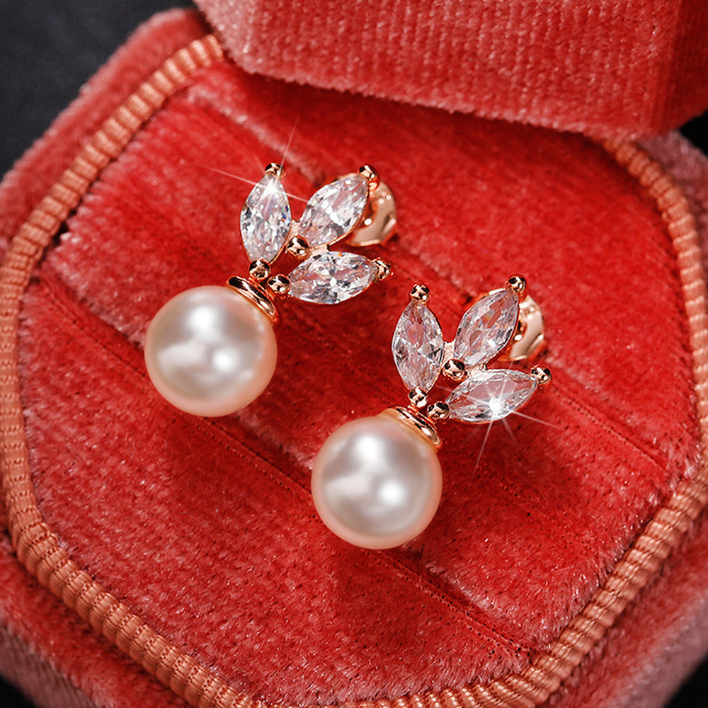 Classic Pearl Set with Timeless Appeal