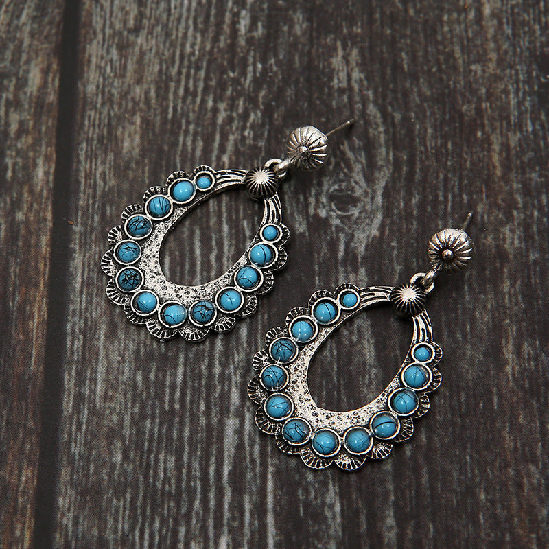 Charming Earring for Any Occasion