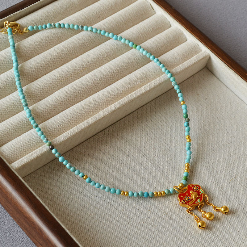 Charming Gold Necklace for Any Occasion