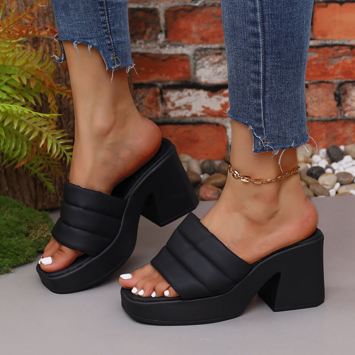 Graceful Orthopedic Sandals for Modern Look