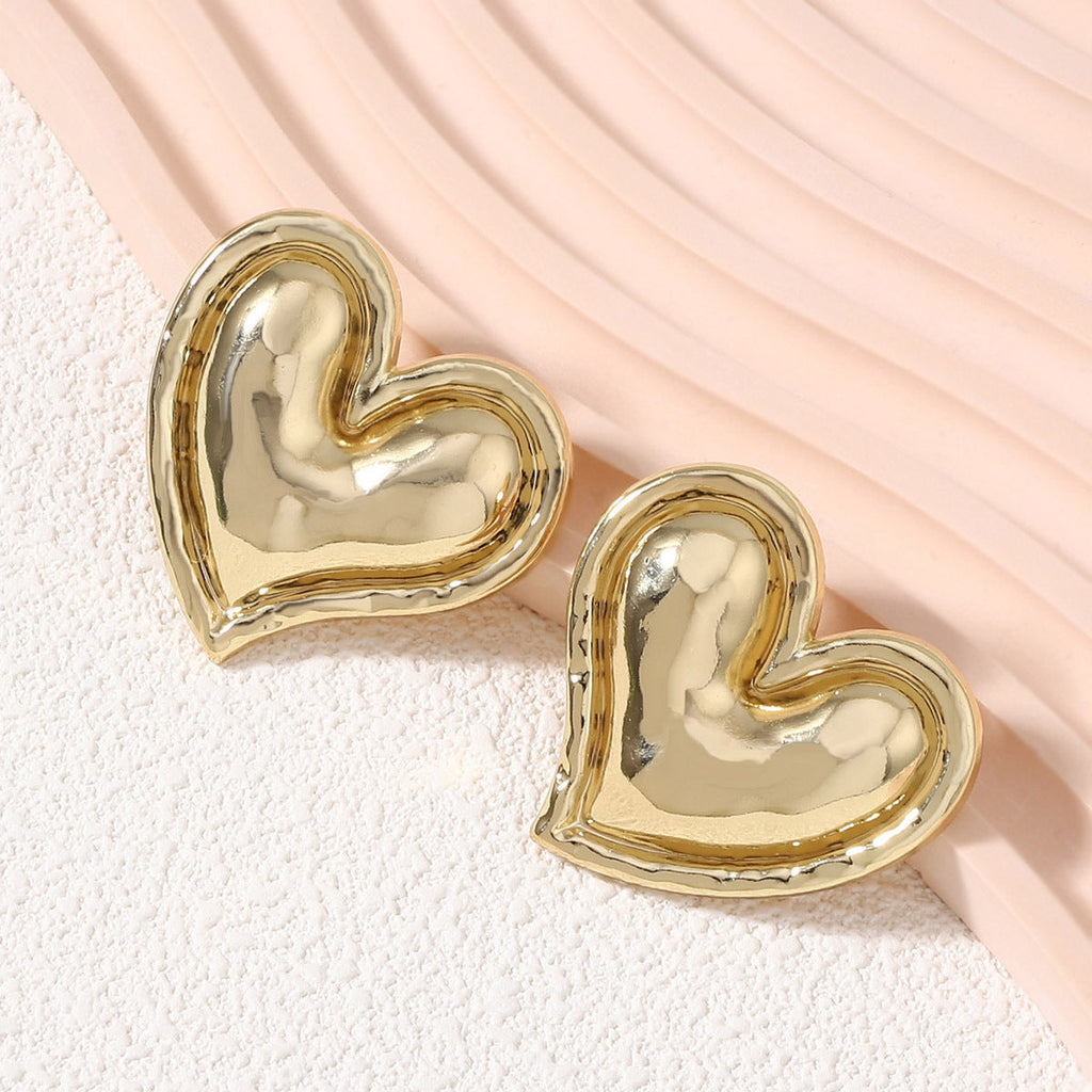 Elegant Gold Piece for Every Occasion