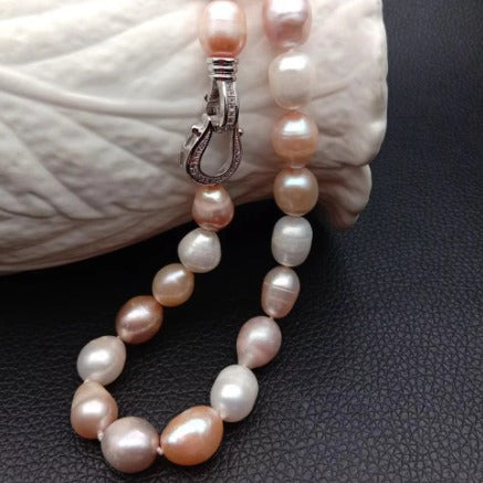 Romantic Pearl Necklace for Special Moments