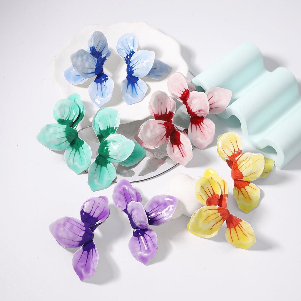 Charming Earring for Any Occasion