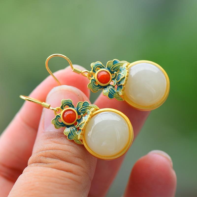 Romantic Gold Earring for Special Moments