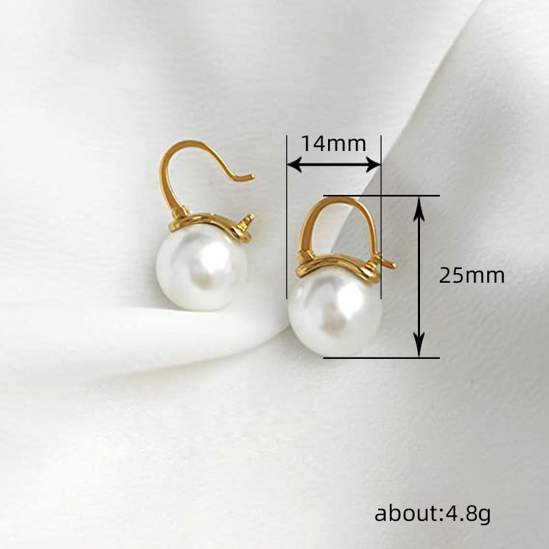 Classic Pearl Earring with Timeless Appeal