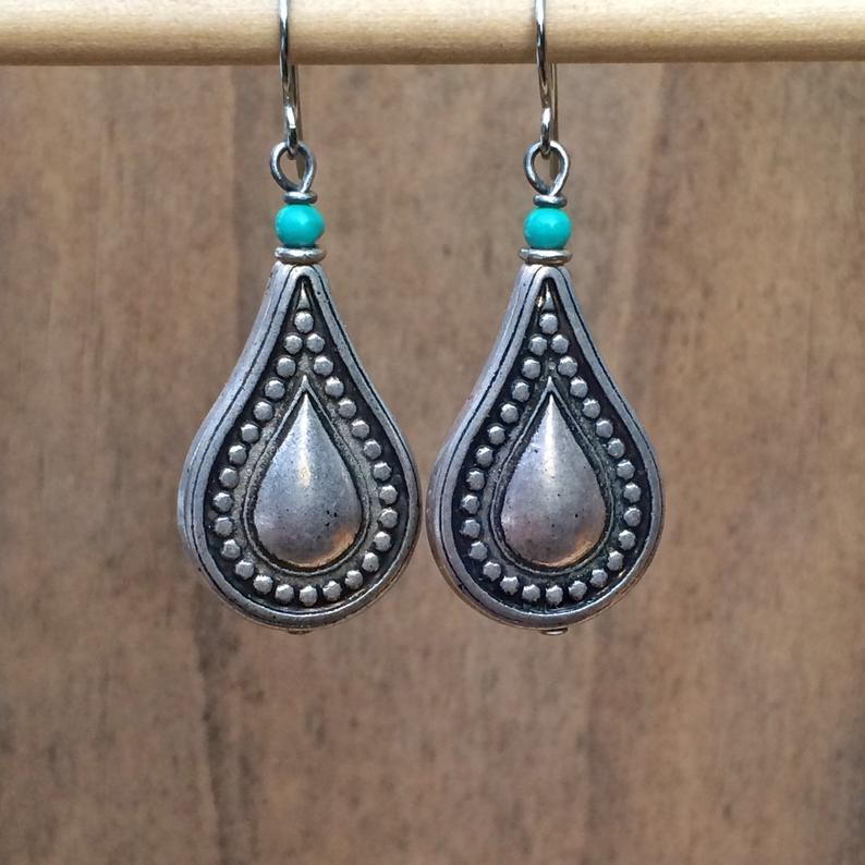 Charming Earring for Any Occasion