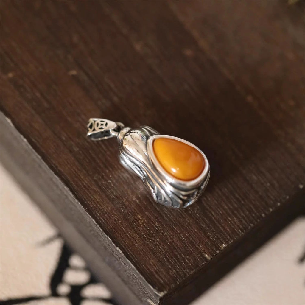 Romantic Silver Necklace for Special Moments