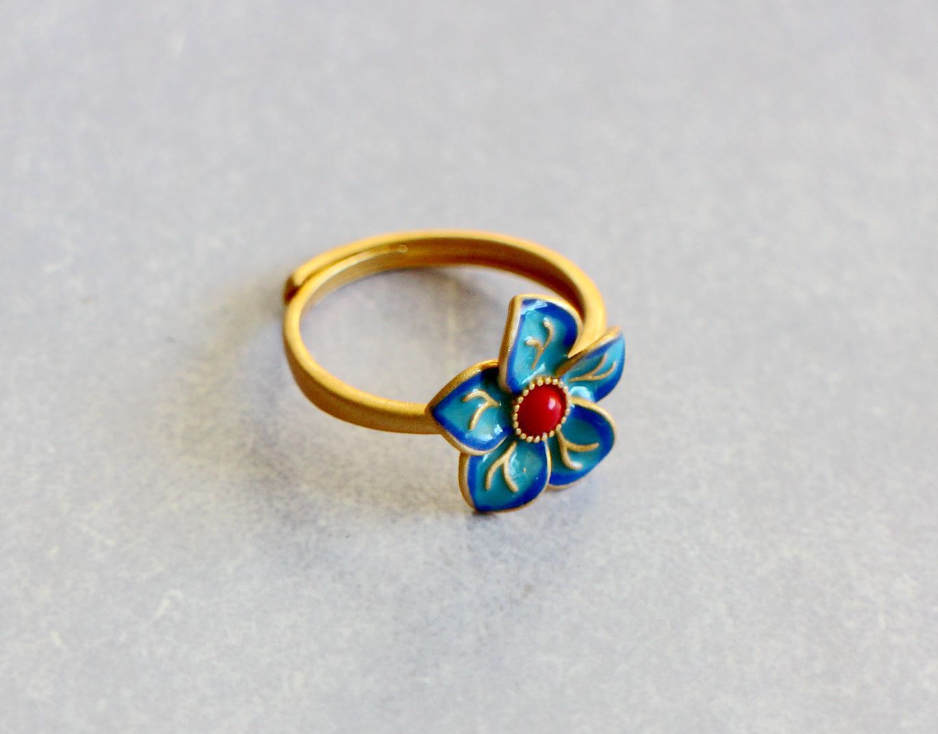 Stunning Gold Ring for Daily Wear