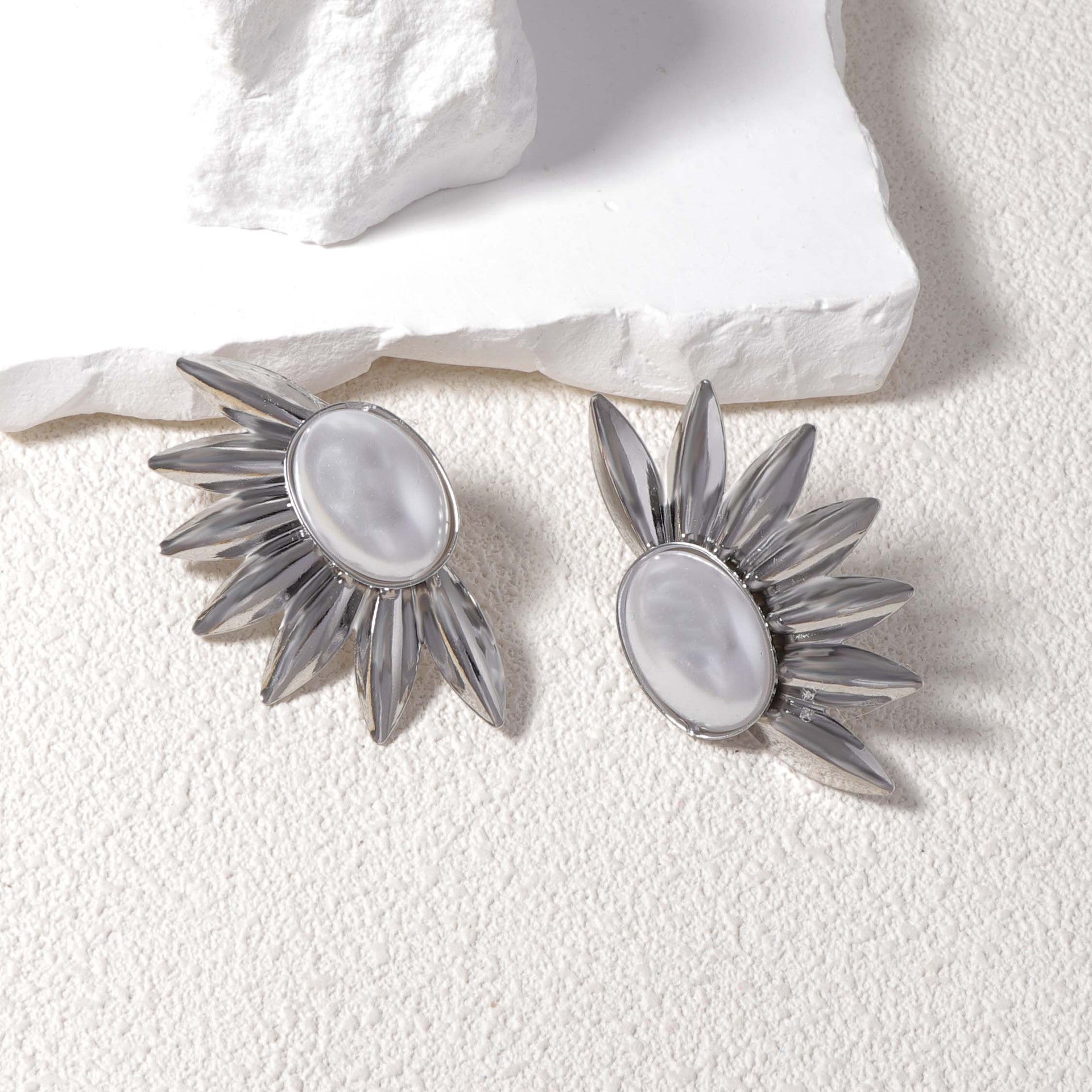Beautiful Pearl Earring with Unique Style
