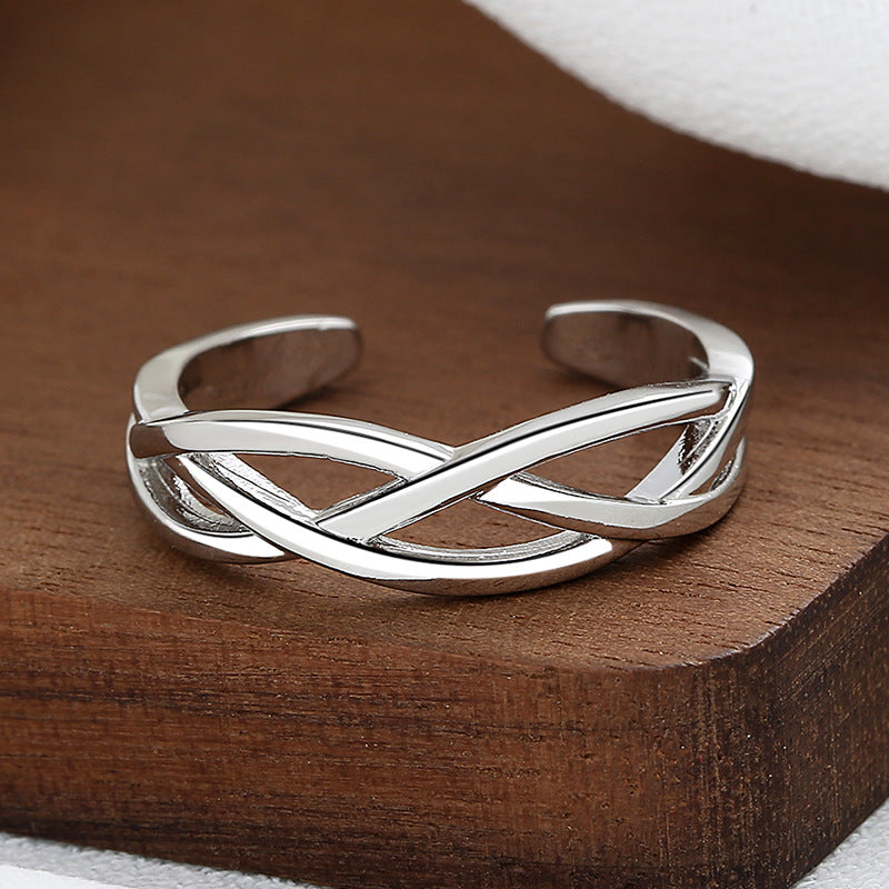 Classic Silver Ring with Timeless Appeal