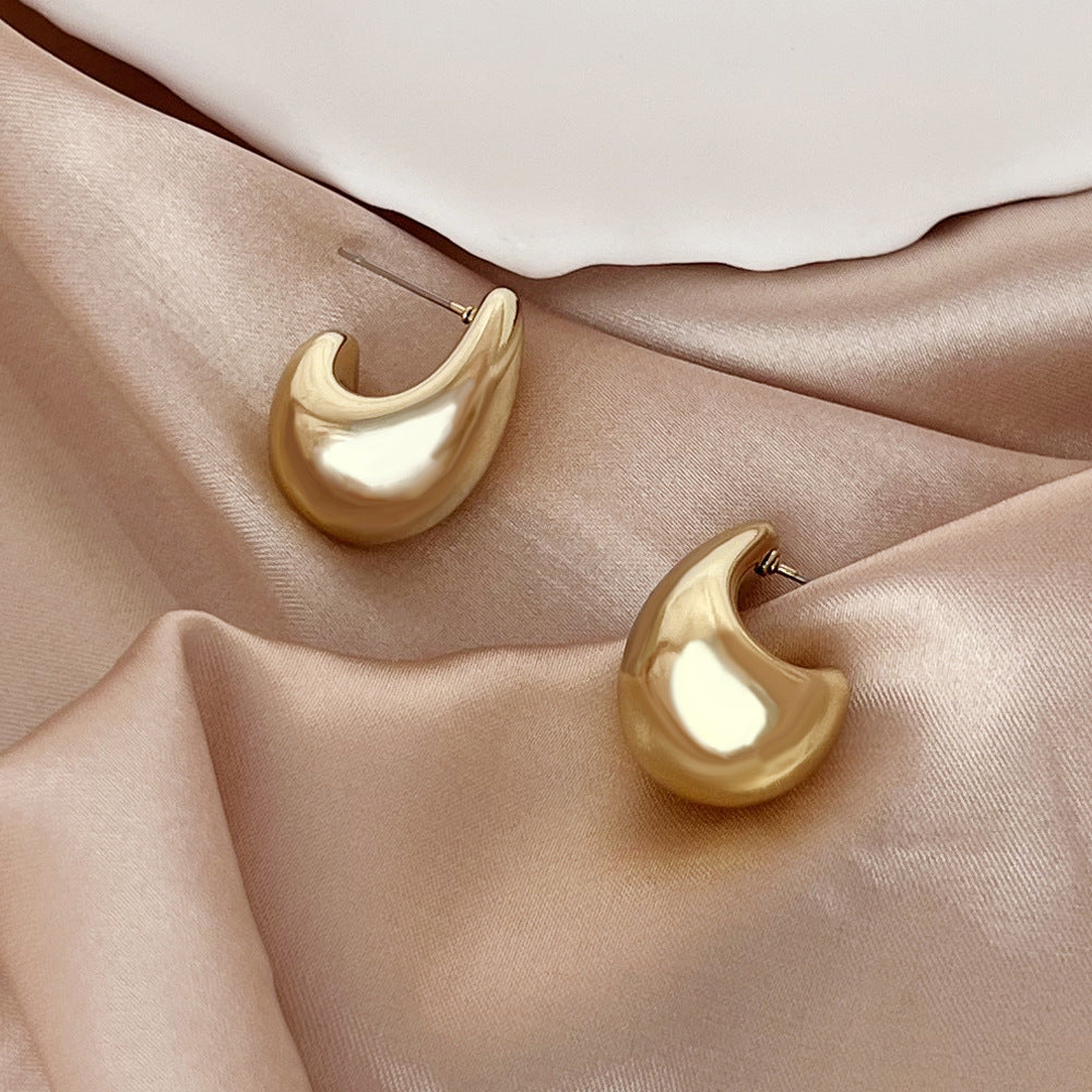 Beautiful Gold Earring with Unique Style