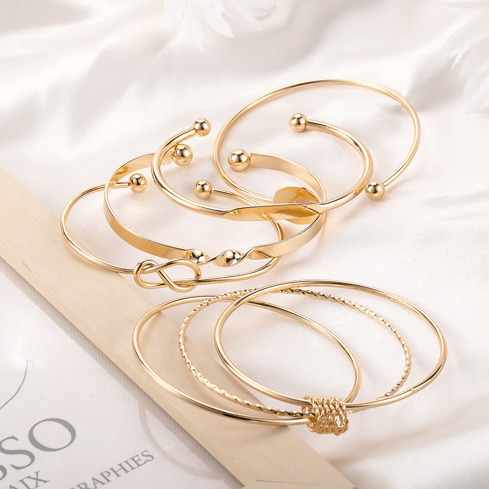 Charming Gold Bracelet for Any Occasion