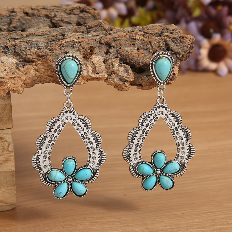 Classic Earring with Timeless Appeal