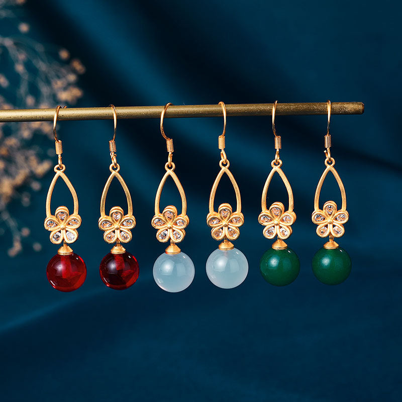 Classic Gold Earring with Timeless Appeal