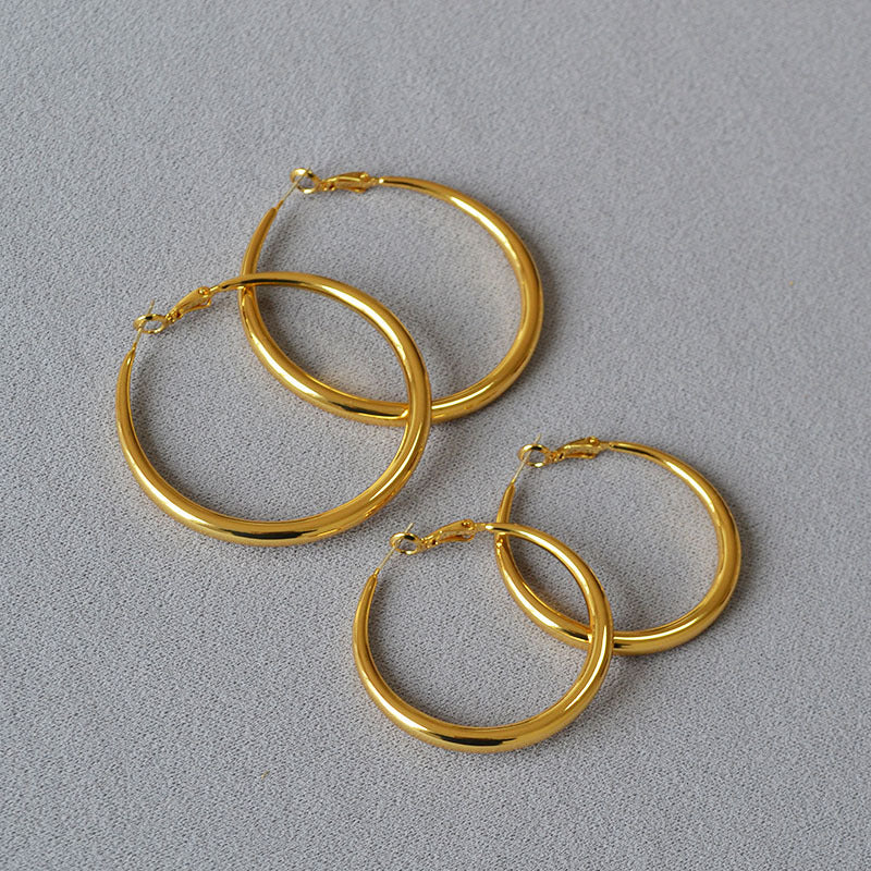 Romantic Silver Earring for Special Moments