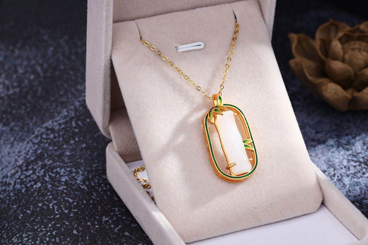 Elegant Gold Necklace for Every Occasion