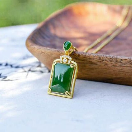 Charming Gold Necklace for Any Occasion
