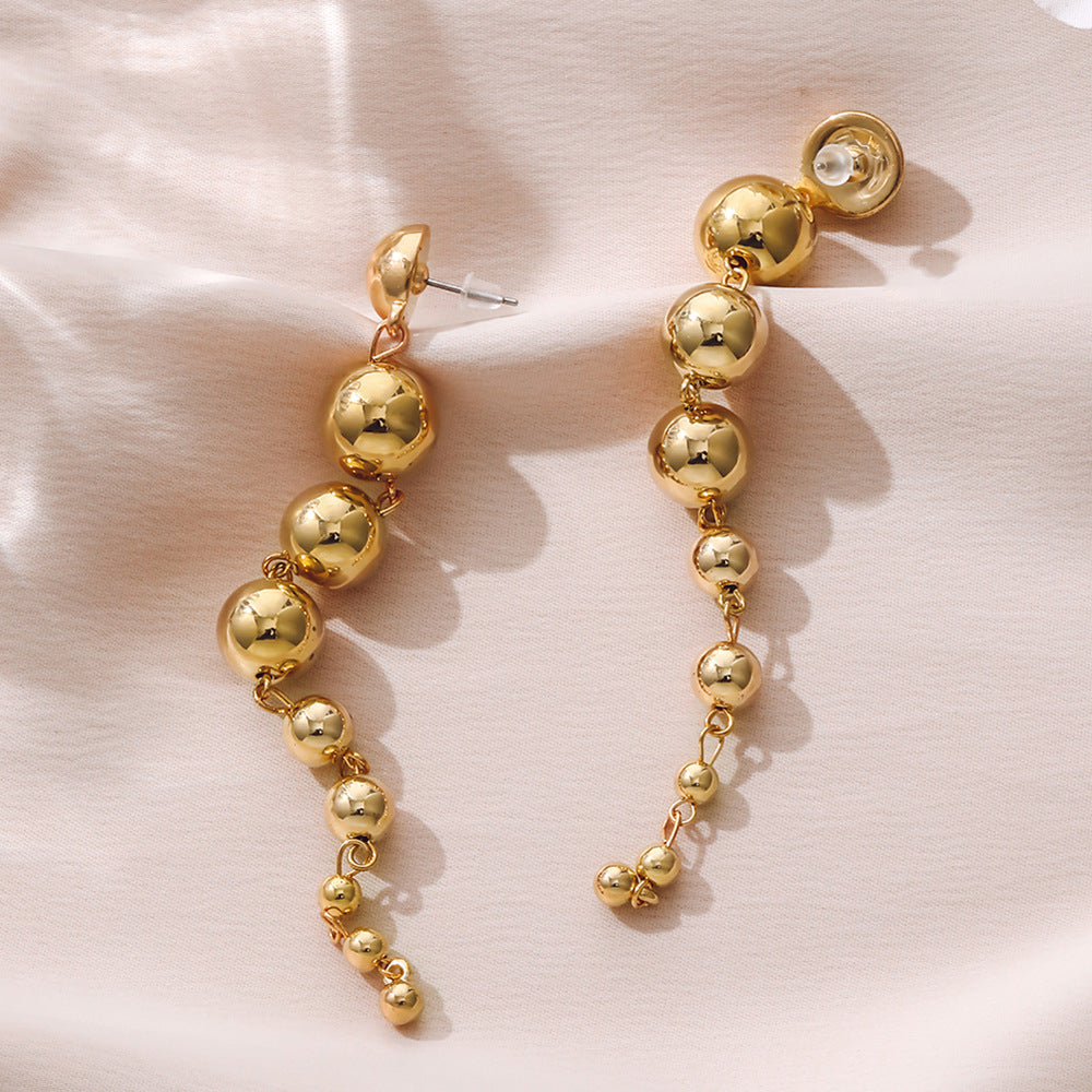 Romantic Gold Earring for Special Moments