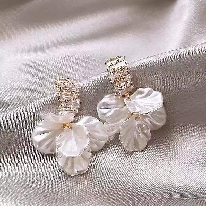 Romantic Earring for Special Moments