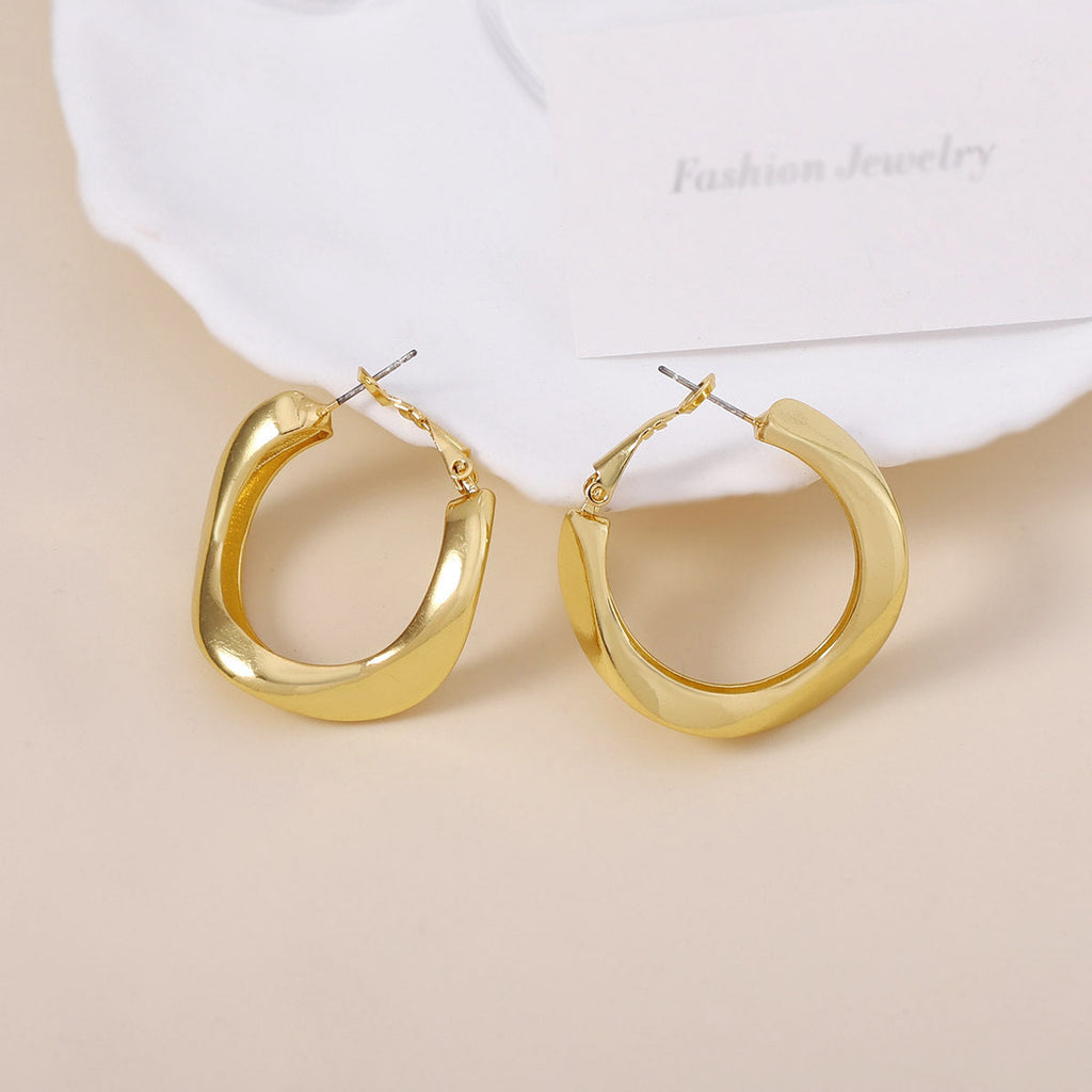 Charming Earring for Any Occasion