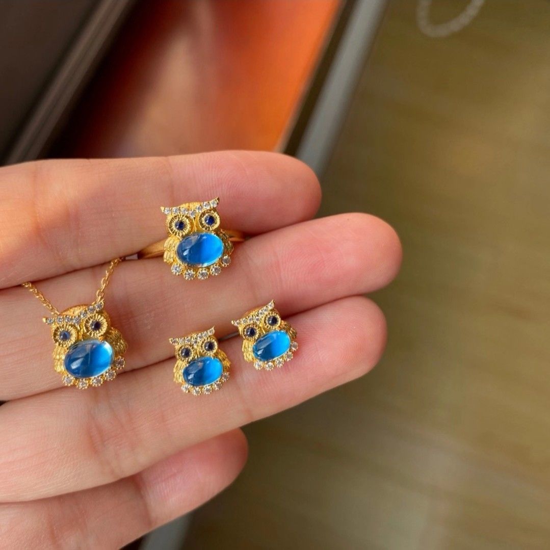 Stunning Gold Necklace for Daily Wear