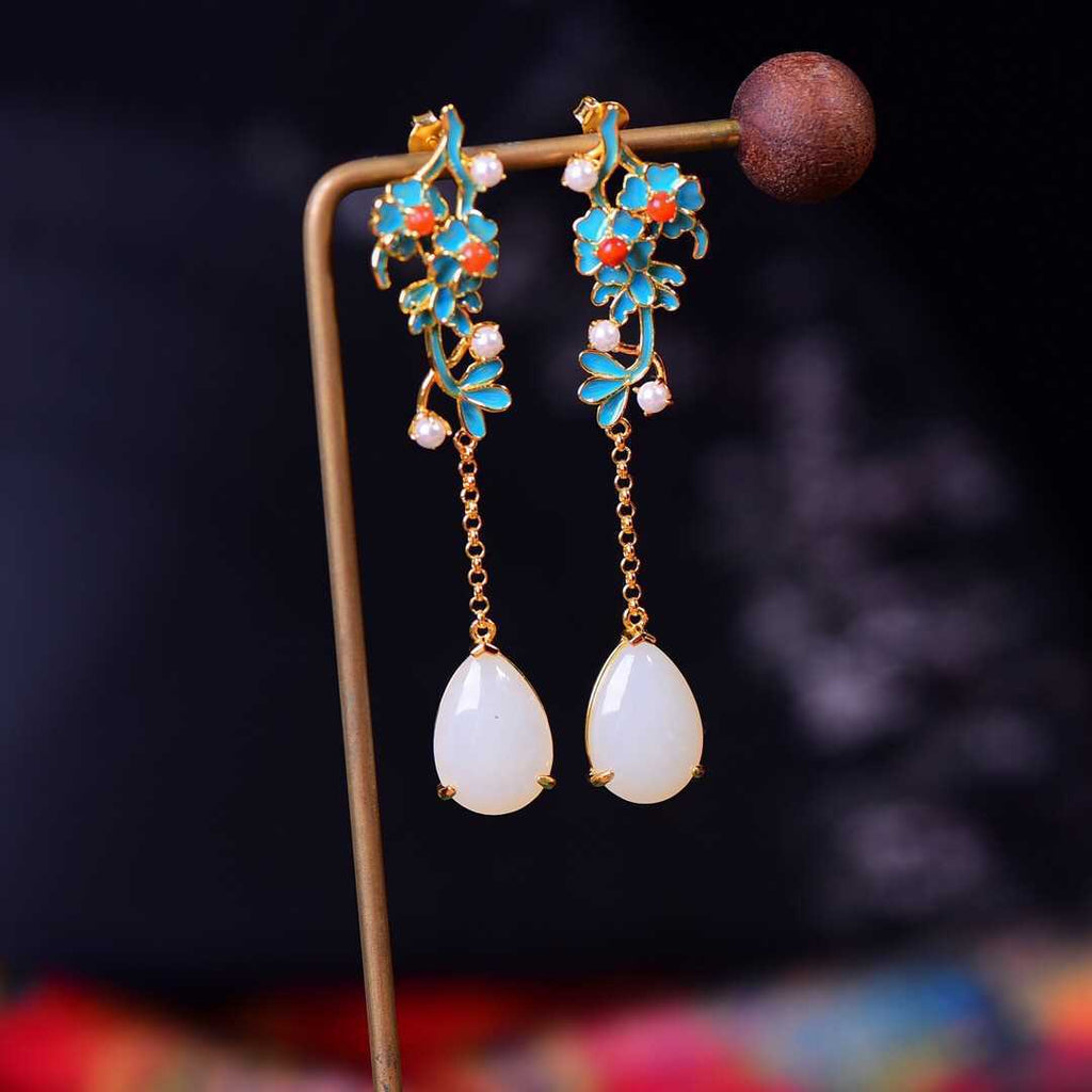 Beautiful Silver Earring with Unique Style