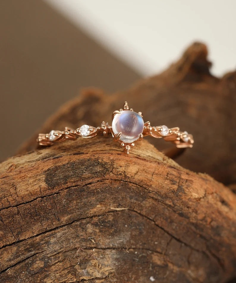 Classic Gold Ring with Timeless Appeal