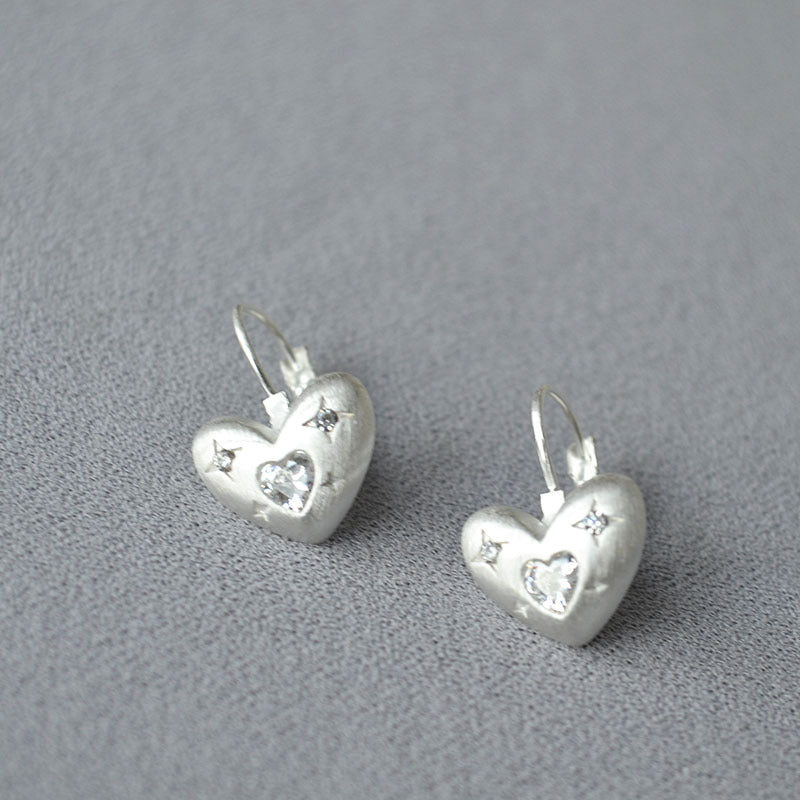 Romantic Gold Earring for Special Moments