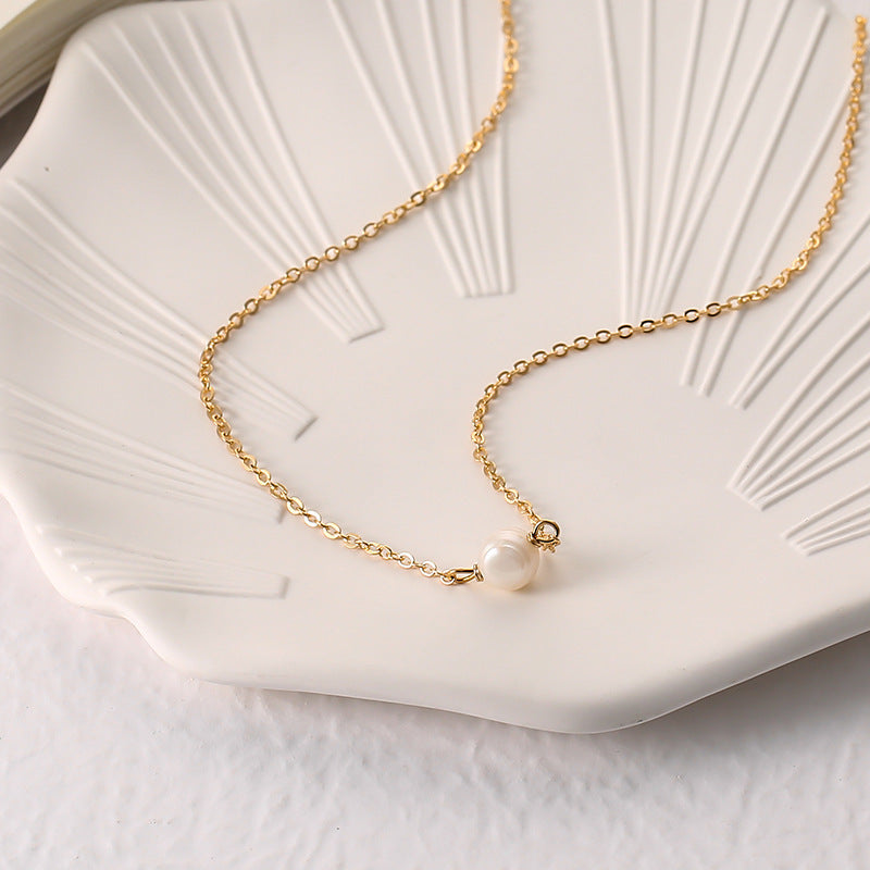 Classic Pearl Necklace with Timeless Appeal