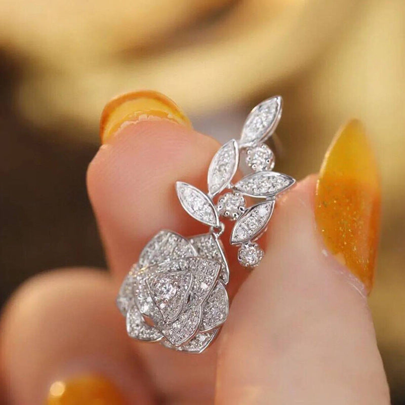 Charming Earring for Any Occasion