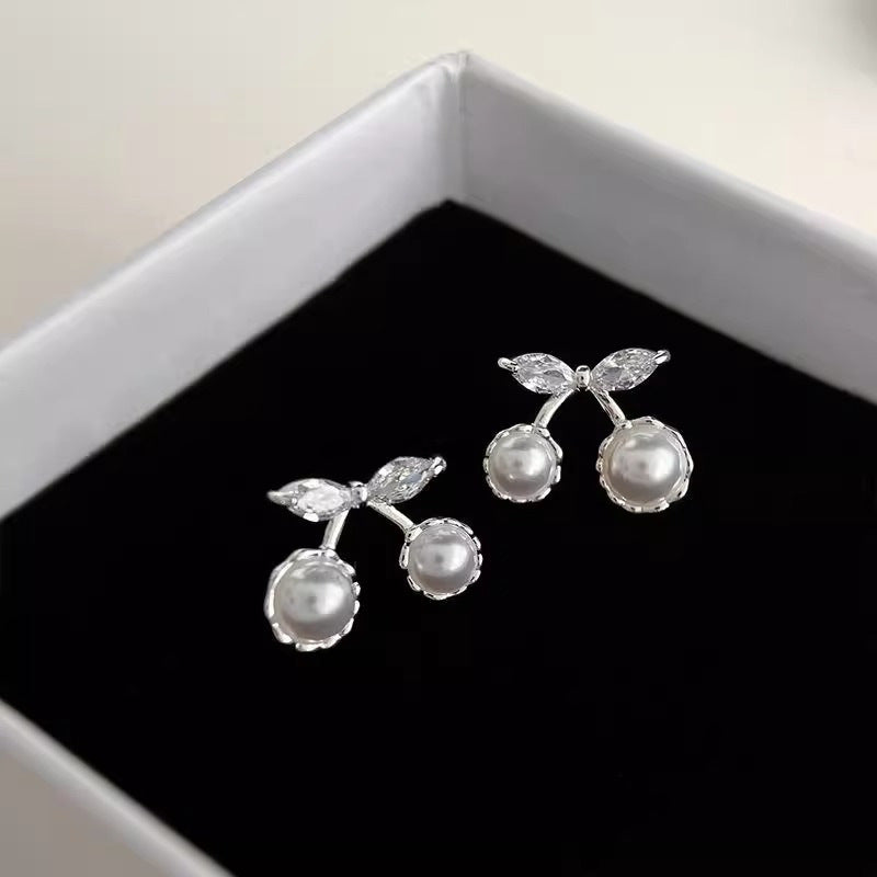Stunning Pearl Earring for Daily Wear