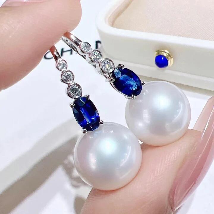 Classic Pearl Earring with Timeless Appeal